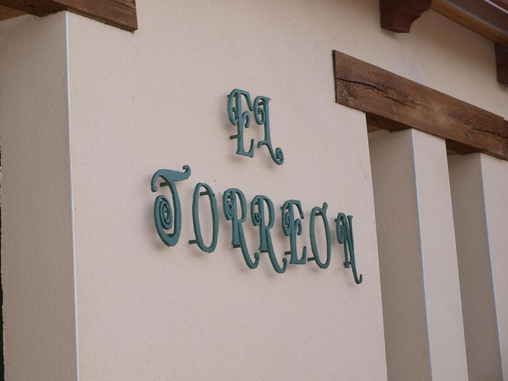 Alojamiento Turistico "El Torreon" Pensionat Fresneda de la Sierra Exteriör bild