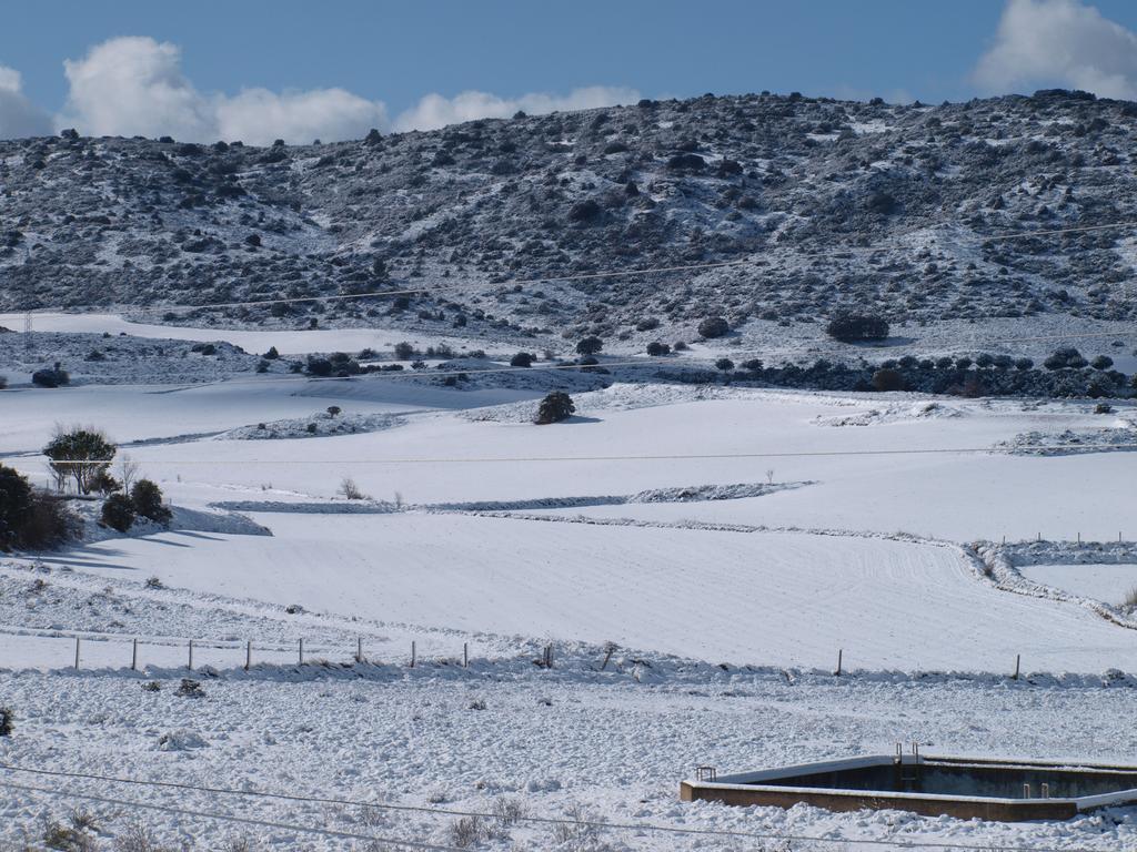 Alojamiento Turistico "El Torreon" Pensionat Fresneda de la Sierra Exteriör bild