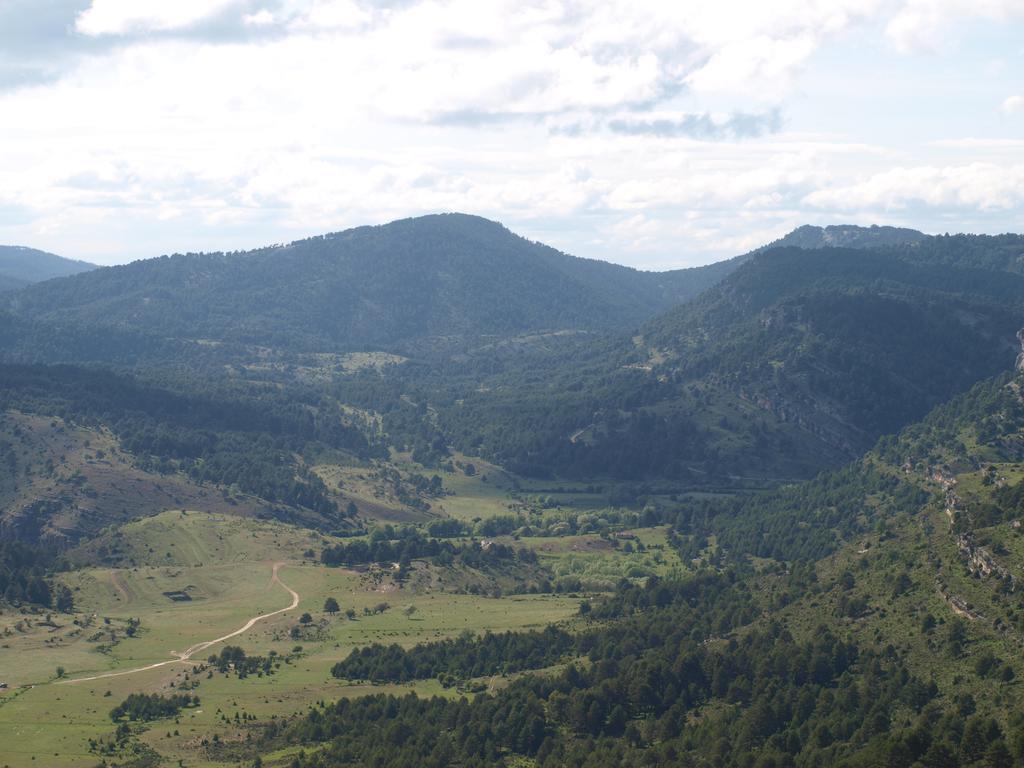 Alojamiento Turistico "El Torreon" Pensionat Fresneda de la Sierra Exteriör bild