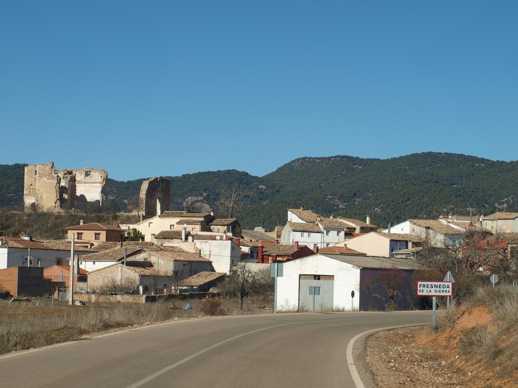 Alojamiento Turistico "El Torreon" Pensionat Fresneda de la Sierra Exteriör bild